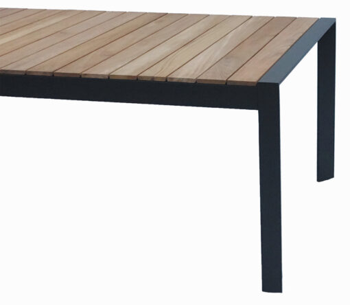Houe - Dining table