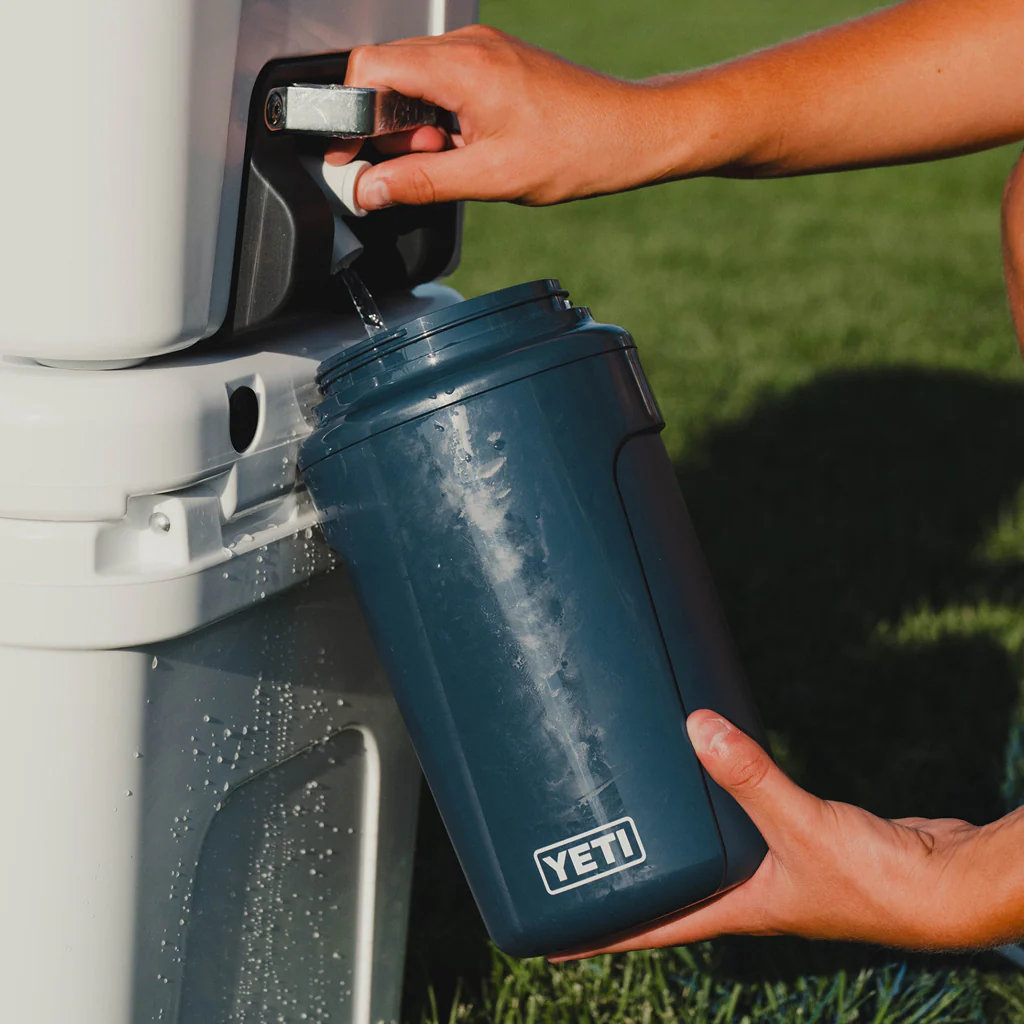 Yeti - Silo - Half Gallon Jug with Straw Cap (1.9 L)