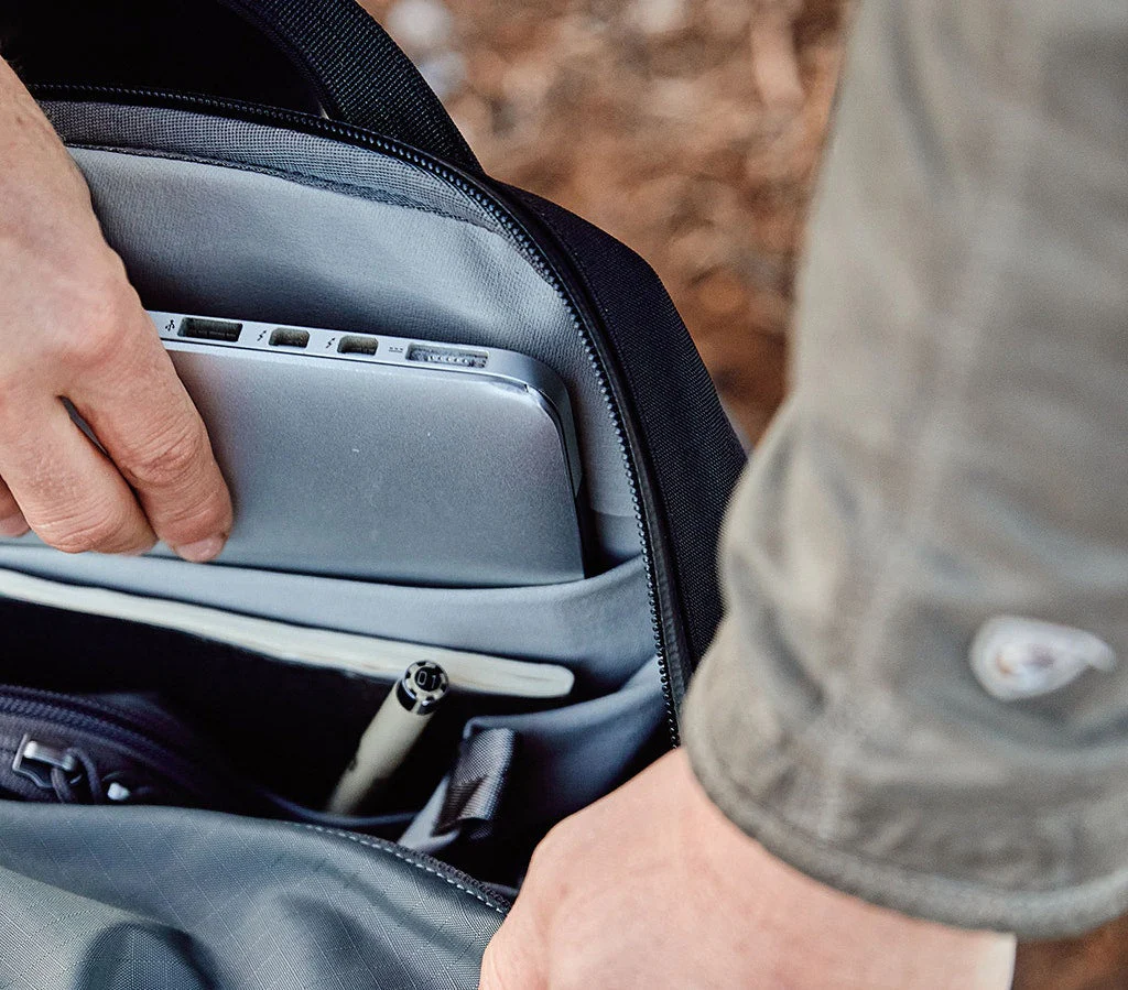 Crossroads_22_Backpack_Bags_Product_Overview_Image_360_Degree_Padded_Laptop_Vault-1x.jpg