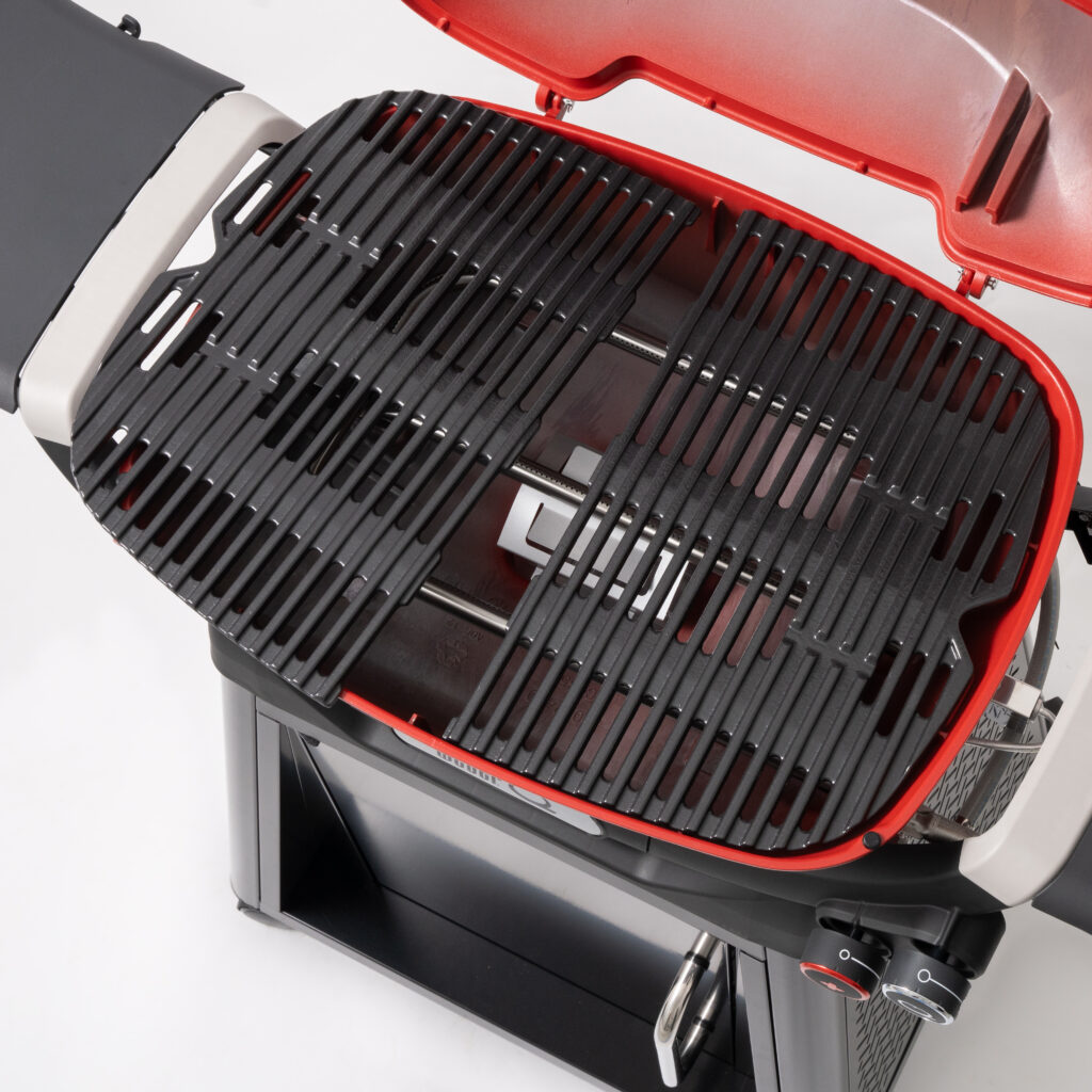 Q3100N+ Flame Red Split Grills